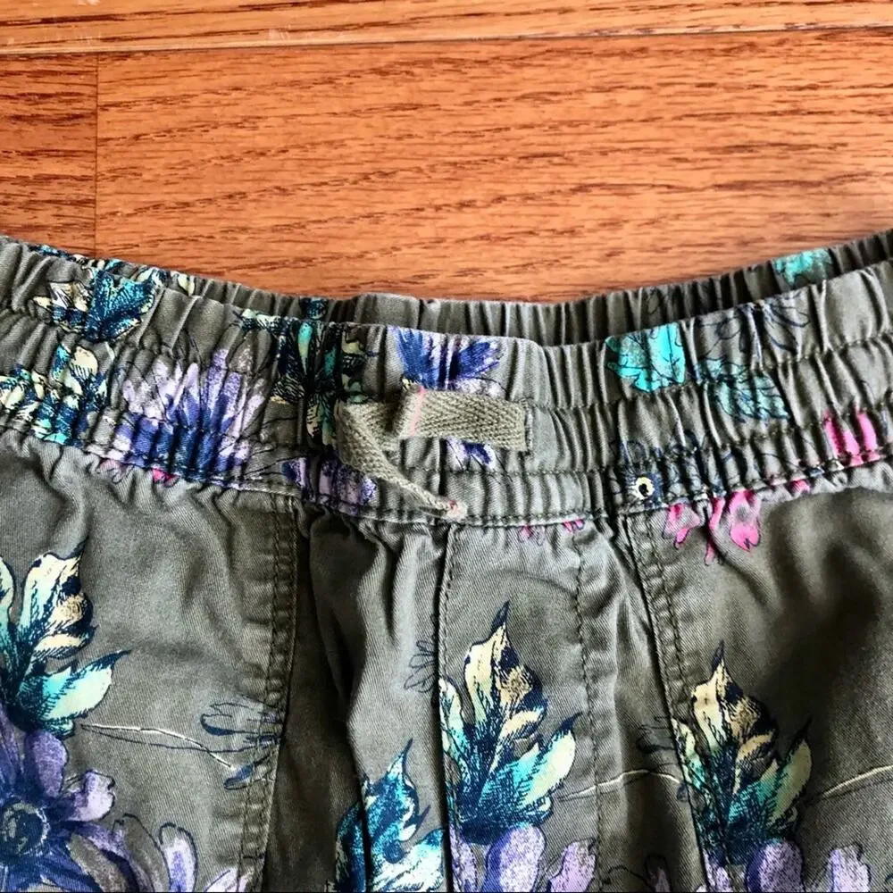 Gap Kids Floral Frayed Olive Green Leaves Print Pull-On Shorts Girls’s Size L